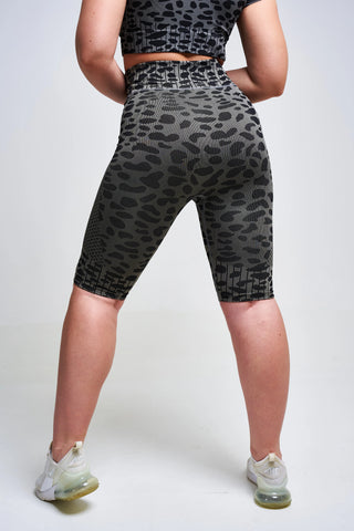 Pantalón corto de ciclismo de talle alto con estampado de leopardo reciclado Neva - Gris